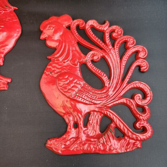 Cast Iron Rooster Wall Hanging Decor Red Enamel Set of 2 VTG Folk Art PA Dutch - Picture 3 of 9